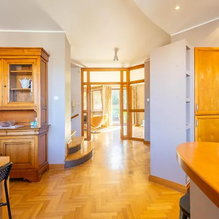 Family With A Beautiful Garden In Great Location By Renters * Sopoty